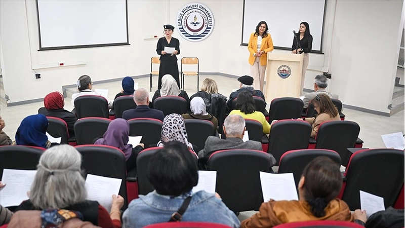 60 yaş üstü kişiler çevrim içi eğitimle 