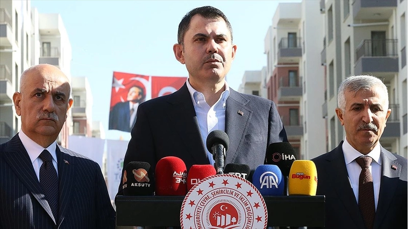 Bakan Kurum: Depremden etkilenen 11 ilde artık son tuğlalar konuluyor