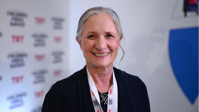 Fransız psikoterapist Filliozat, çocukların ekran kullanımını azaltmanın aileden başladığını söyledi