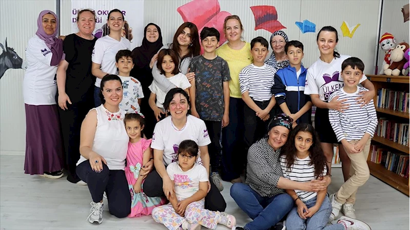 Farklı illerden anneler depremde öksüz kalan çocukları sevindirmek için Hatay