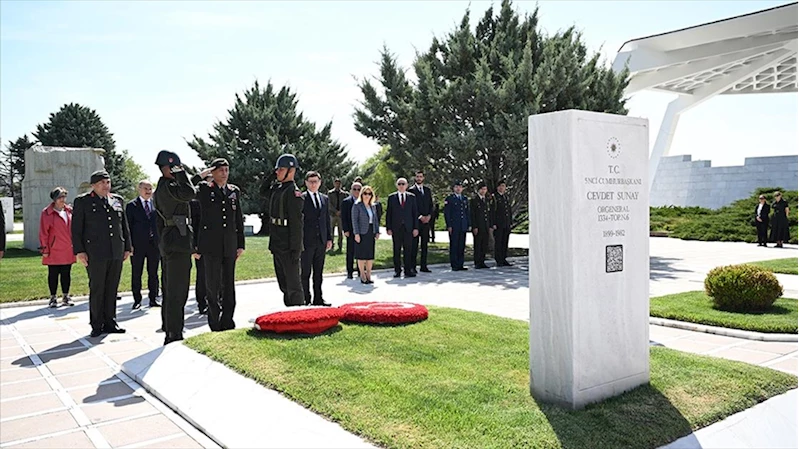 5. Cumhurbaşkanı Cevdet Sunay mezarı başında anıldı