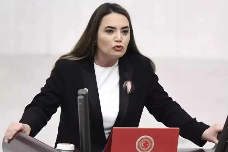 Babasının mezarında saldırıya uğradı! Alparslan Türkeş