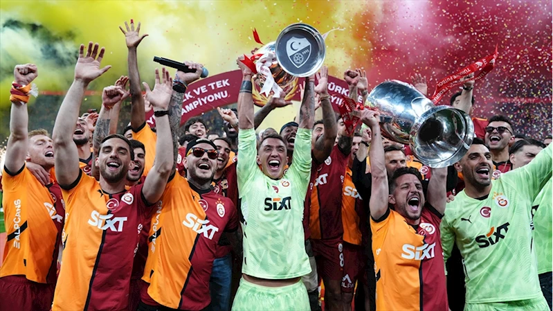 Galatasaray, sezonu çifte kupa mutluluğuyla kapattı