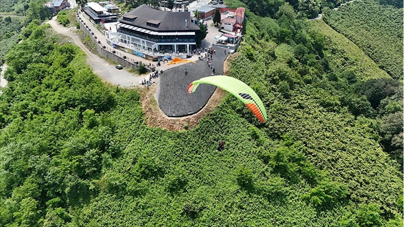 Mavi ve yeşilin buluştuğu Ordu, yamaç paraşütü tutkunlarını ağırlıyor 