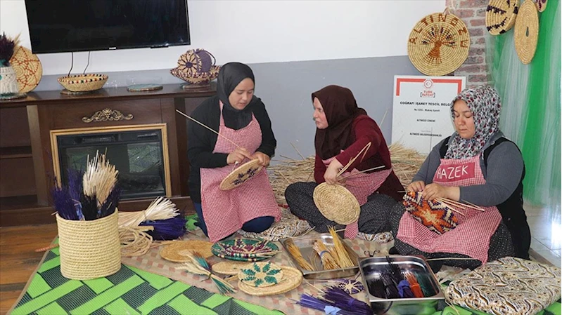 Buğday saplarıyla yapılan tescilli sanat, kurslarla gelecek kuşaklara aktarılıyor