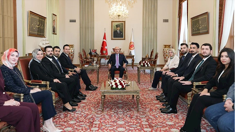 TBMM Başkanı Kurtulmuş, AK Parti Gençlik Kolları Başkanı Yusuf İbiş
