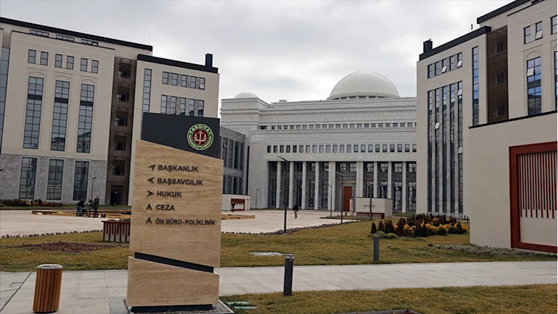 Yargıtay, evinin çevresinde dolaştığı kadına çiçek gönderen kişiye 