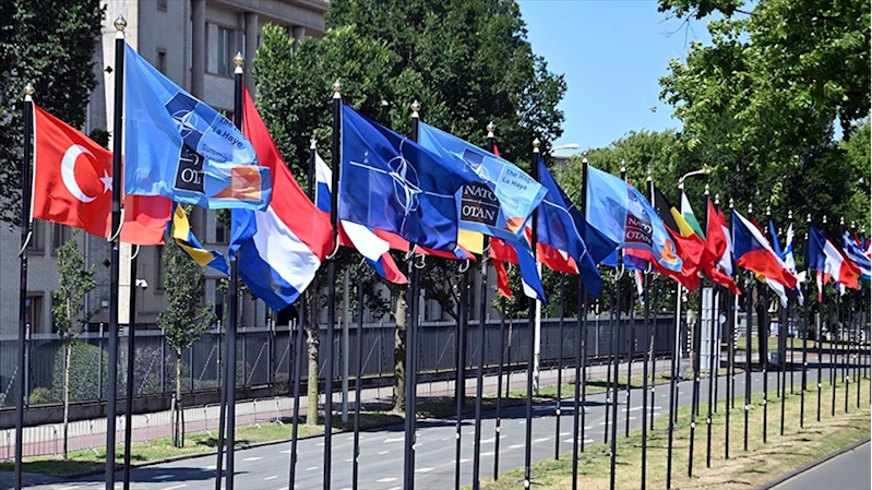 NATO Savunma Bakanları, ittifakın ilk 