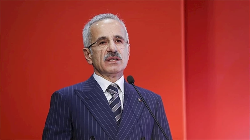 Bakan Uraloğlu, Türkiye-İran hava yolu ulaşımının bugün kısmi olarak yeniden başlayacağını duyurdu