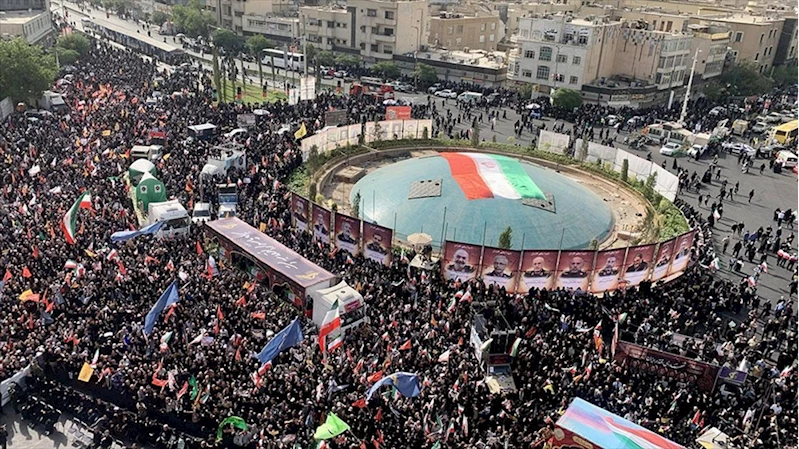İsrail’in saldırılarında hayatını kaybeden yetkililer ve bilim insanları için Tahran’da cenaze törenleri düzenlendi