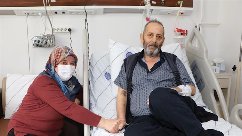 Nakil için okulunu donduran oğlunun ciğeriyle hayata tutunan baba, çifte bayram yaşadı