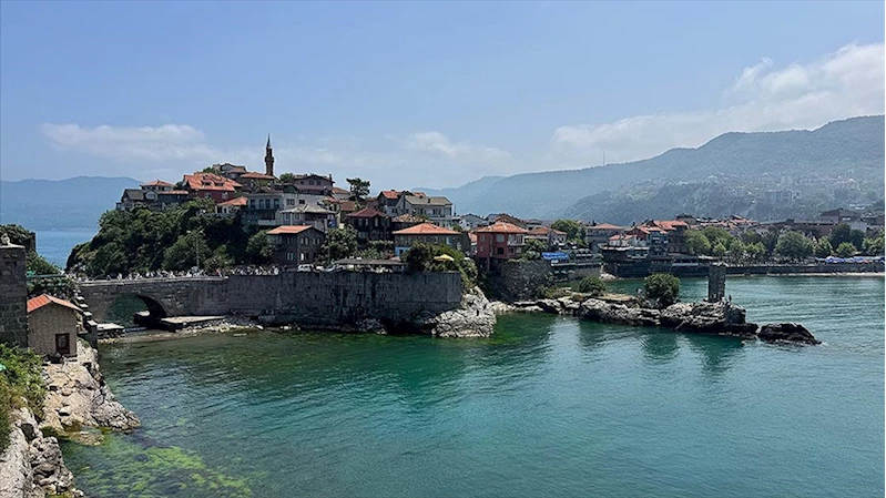 Amasra, bayram tatilinde nüfusunun 10 katı misafir ağırlıyor