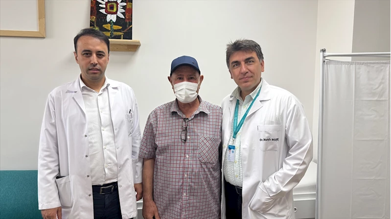 Kök hücre nakli yapılan 80 yaşındaki hasta kanseri yendi