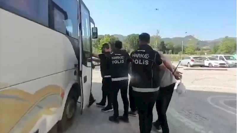 72 ilde uyuşturucu satıcılarına yönelik operasyonlarda 1933 kişi yakalandı