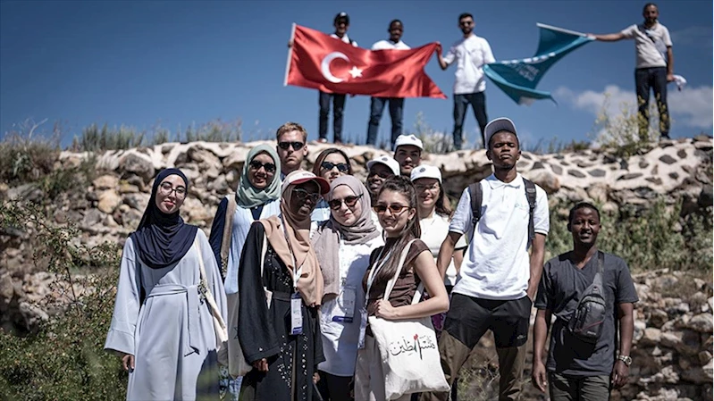Yabancı öğrenciler Türkçeyi eğlenceli etkinliklerle öğreniyor