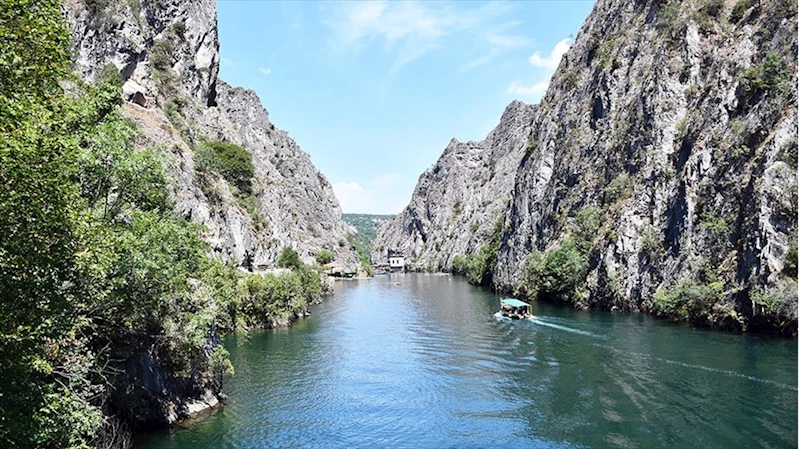 Kuzey Makedonya’da gri ve yeşilin buluştuğu doğa harikası: Matka Kanyonu