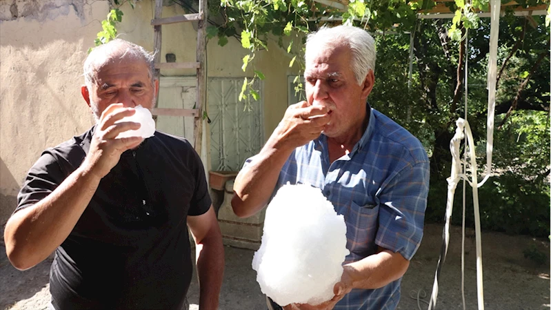Kışın kuyulara doldurdukları karın suyu ile yaz sıcağında serinliyorlar