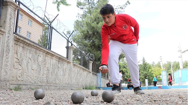 Öğretmeninin yönlendirmesiyle başladığı boccede 3 yılda 8 madalya kazandı