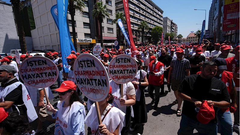 İzmir Büyükşehir Belediyesinin işten çıkardığı işçiler eylem başlattı
