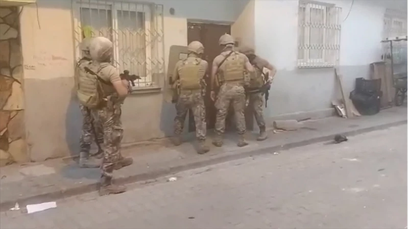 Diyarbakır merkezli dolandırıcılık operasyonunda 12 zanlı tutuklandı