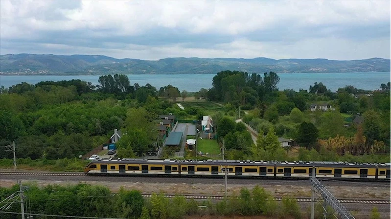 Milli banliyö tren setinin ikincisinin üretimi tamamlandı