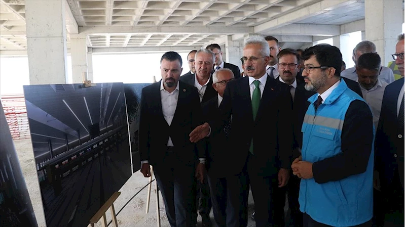 Ulaştırma ve Altyapı Bakanı Uraloğlu, Yozgat Havalimanı inşaatını inceledi