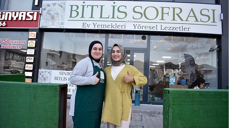 Güçlerini birleştiren 9 kadın, kurdukları işletmede yöresel yemekler hazırlıyor