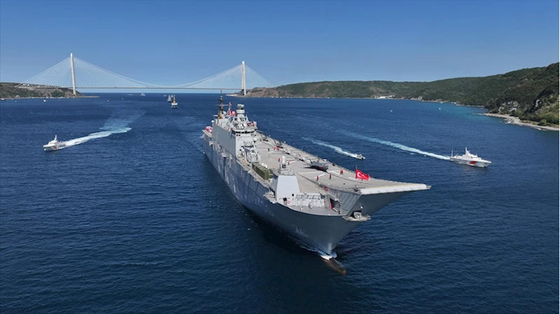 TCG Anadolu TEKNOFEST Mavi Vatan kapsamındaki İstanbul Boğazı geçişini tamamladı