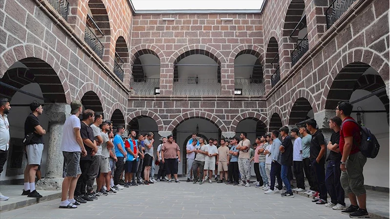 Kamp için Hakkari