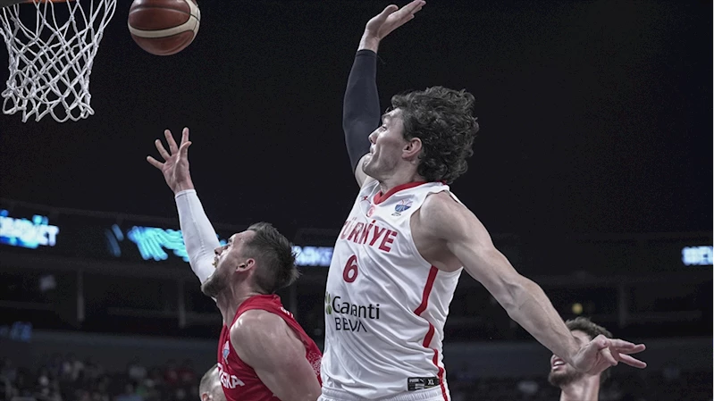 Türkiye-Yunanistan EuroBasket 2025 yarı final maçı 52 noktada dev ekrandan izlenecek 